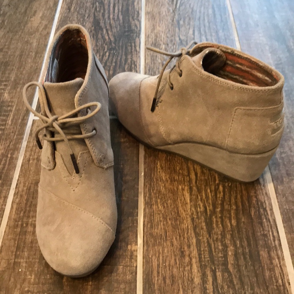 Toms Desert Wedge Booties size 8.5. NWOT